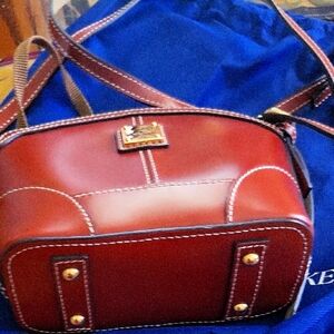 Elegant Brown Leather Dooney And Burke Purse